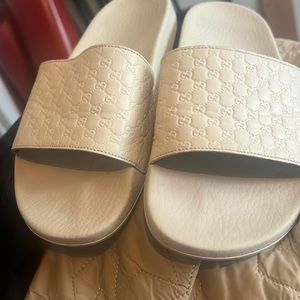GUCCI SLIDES
